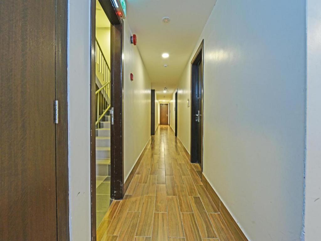 Capital O 90574 Hotel Glo — Photos 3